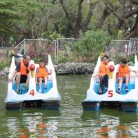 Banana Boat : Great Outdoor Fun at the Quezon City Memorial Circle